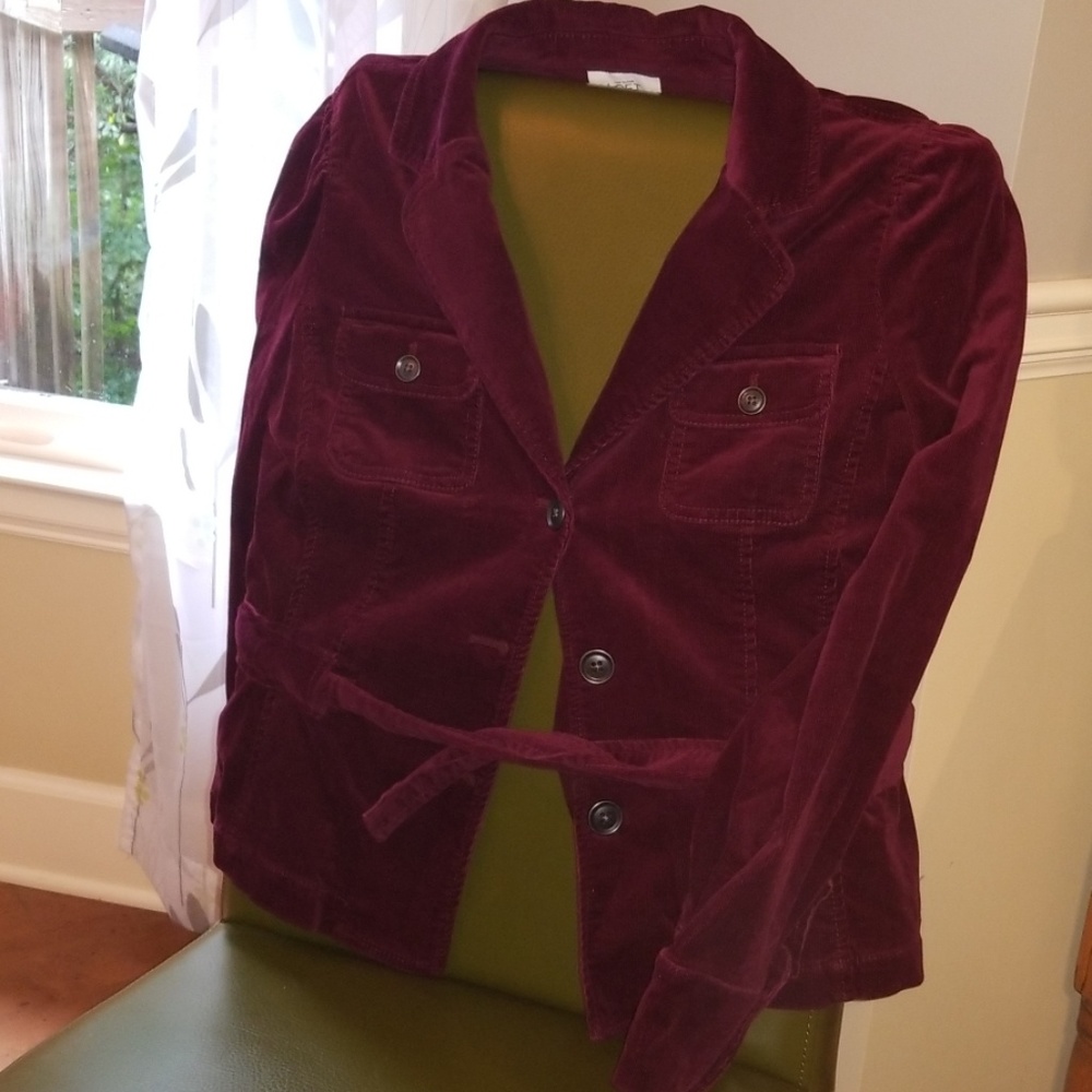 Stretchy blazer with tie